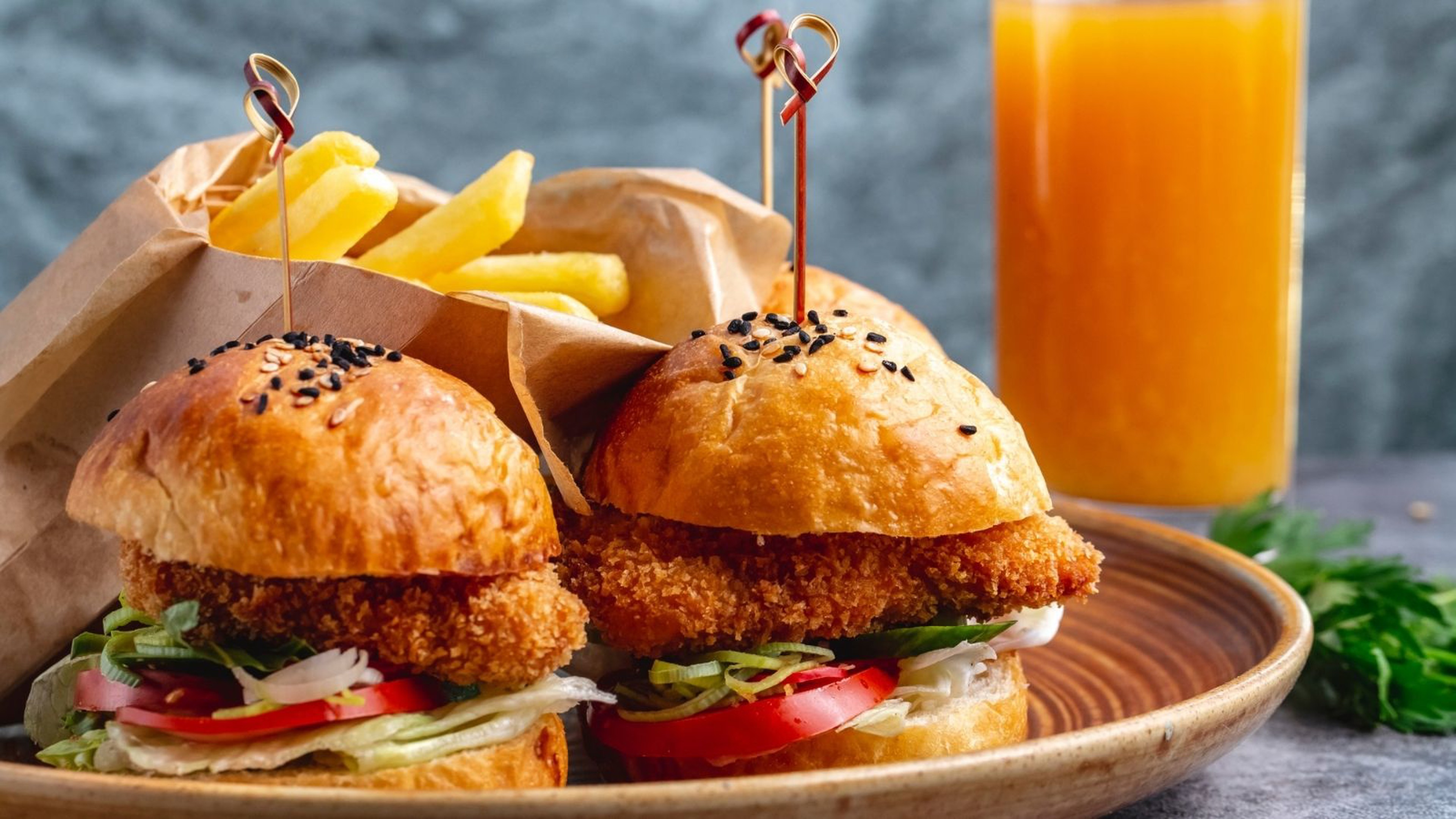 Arous Damascus Fried Chicken